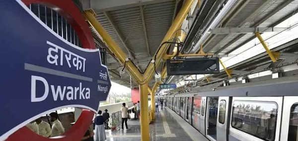 Dwarka Mor Metro Station